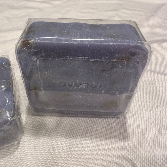 2 BARS Lavender Soap Triple Milled made in France 2 bars for $17 - Picture 4 of 4